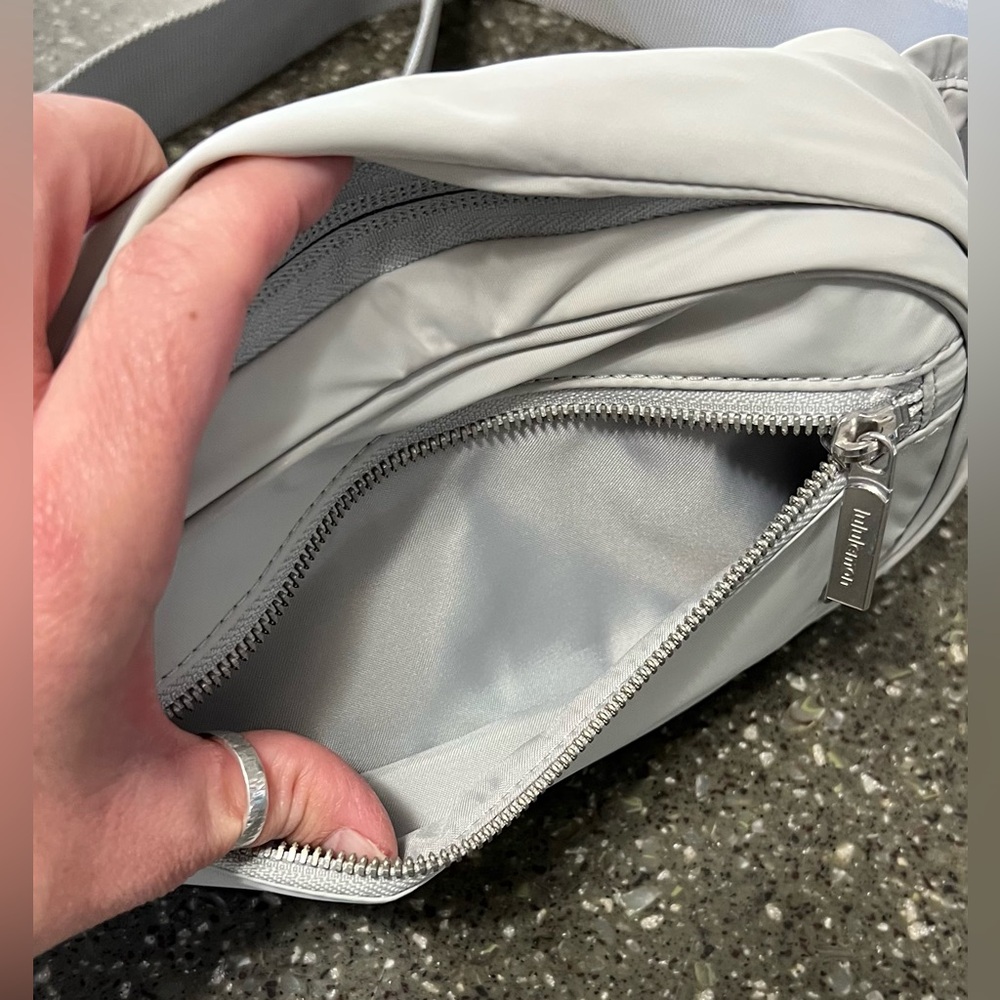 Lululemon Wunderlust Belt Bag Seal Travel Crossbody Gym Workout Office School - Picture 8 of 15